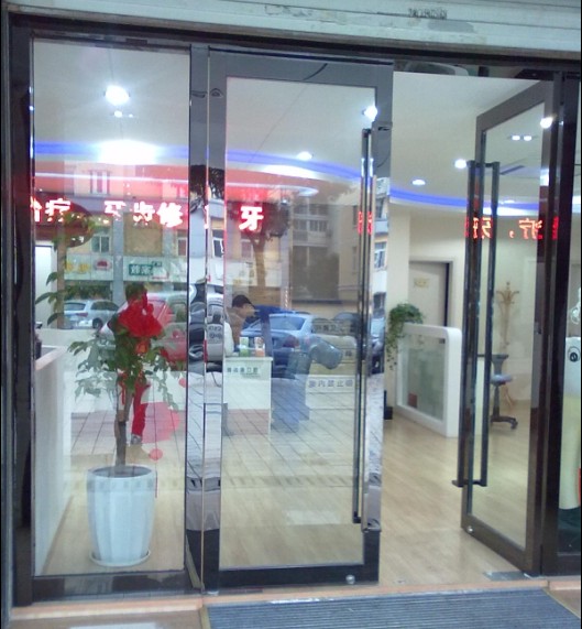 1568164828708174.jpg 玻璃防火門.jpg